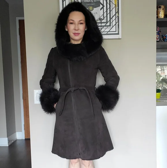 π 4X HOST PICK π π₯NEW π₯ Genuine Shearling Coat with Hood - Picture 6 of 16